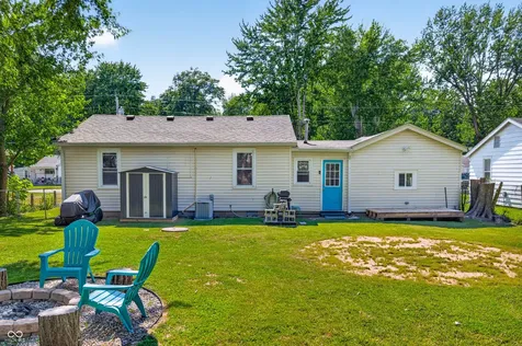 221 Della Road Columbus IN 47203