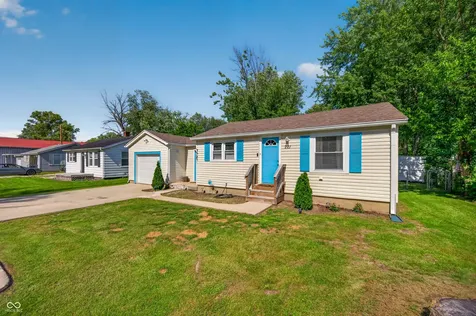 221 Della Road Columbus IN 47203