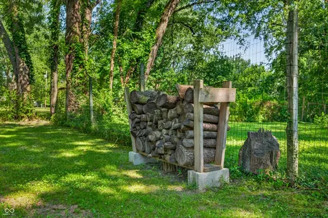 221 Della Road Columbus IN 47203