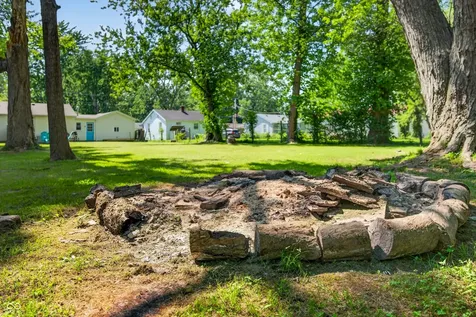 221 Della Road Columbus IN 47203
