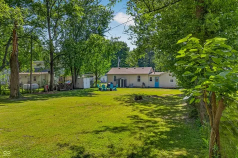 221 Della Road Columbus IN 47203