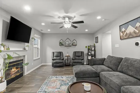 12124 Mockernut Court Indianapolis IN 46236