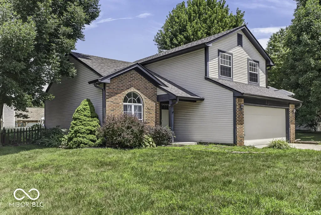 1548 Doe Lane Greenwood IN 46142