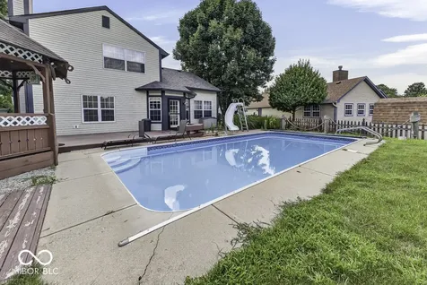 1548 Doe Lane Greenwood IN 46142