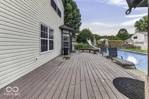 1548 Doe Lane Greenwood IN 46142