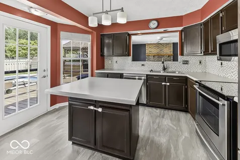 1548 Doe Lane Greenwood IN 46142