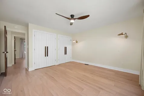 910 Williamsburg Lane Zionsville IN 46077