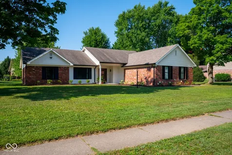 910 Williamsburg Lane Zionsville IN 46077
