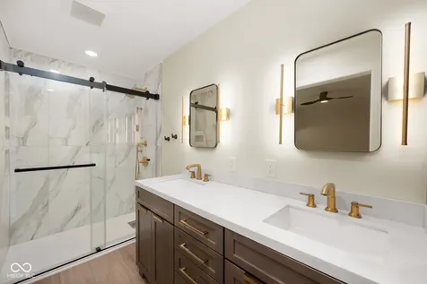 910 Williamsburg Lane Zionsville IN 46077
