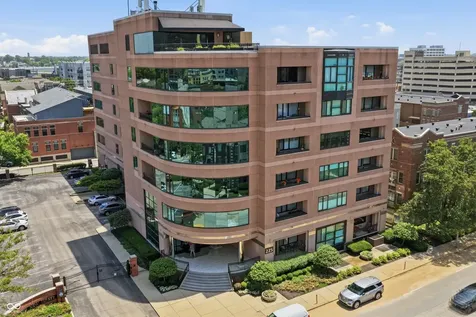225 N New Jersey Street Indianapolis IN 46204