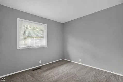 7339 E 34th Place Indianapolis IN 46226