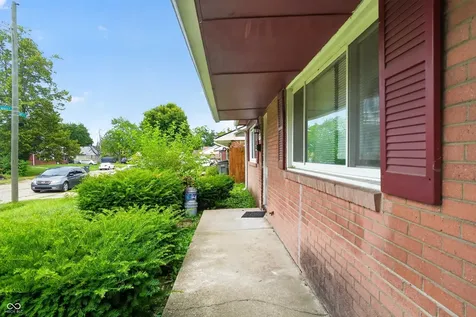 7339 E 34th Place Indianapolis IN 46226