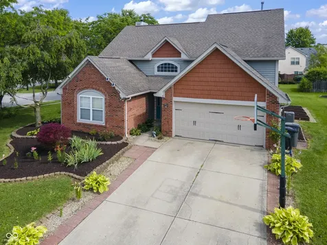 706 Woodcote Lane Brownsburg IN 46112
