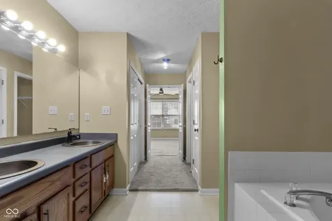 706 Woodcote Lane Brownsburg IN 46112