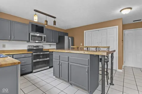 706 Woodcote Lane Brownsburg IN 46112