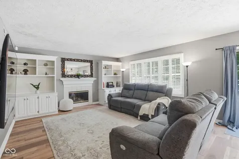 6638 Salem Drive Fishers IN 46038