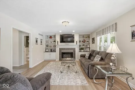 7814 Santolina Drive Indianapolis IN 46237