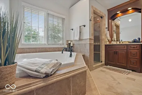 13672 Creekridge Lane Fishers IN 46055