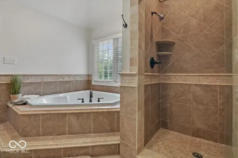 13672 Creekridge Lane Fishers IN 46055