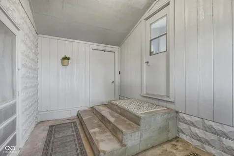 2055 W 600 S Lebanon IN 46052