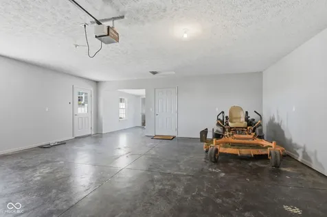 2055 W 600 S Lebanon IN 46052