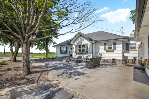 2055 W 600 S Lebanon IN 46052