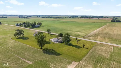 2055 W 600 S Lebanon IN 46052