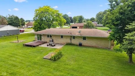 10751 N Rainbow Lane Mooresville IN 46158