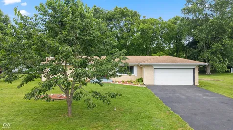 10751 N Rainbow Lane Mooresville IN 46158
