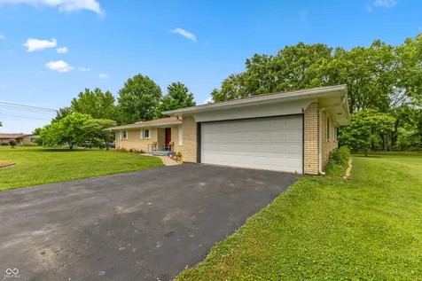 10751 N Rainbow Lane Mooresville IN 46158