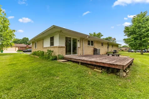 10751 N Rainbow Lane Mooresville IN 46158