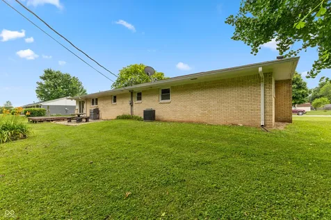 10751 N Rainbow Lane Mooresville IN 46158