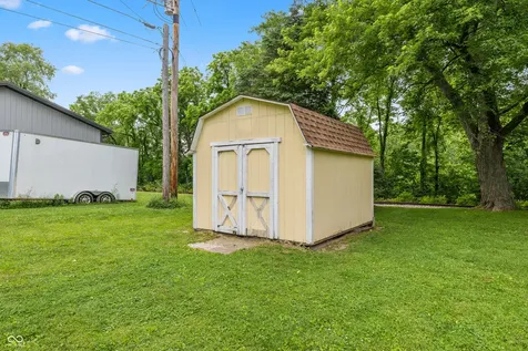 10751 N Rainbow Lane Mooresville IN 46158