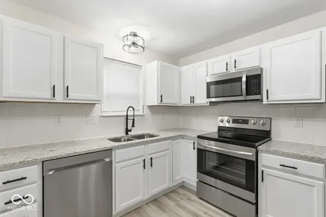 2734 Boulevard Place Indianapolis IN 46208