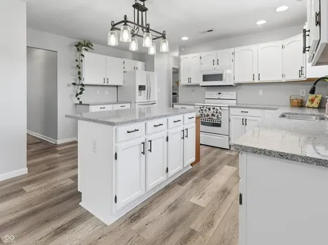 7322 Fields Drive Indianapolis IN 46239