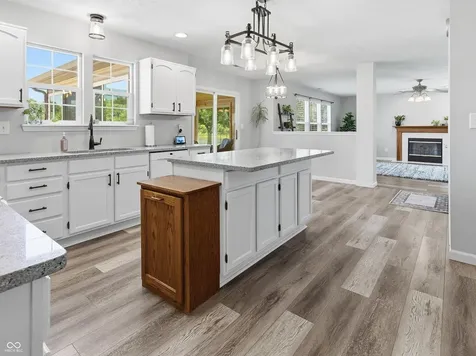 7322 Fields Drive Indianapolis IN 46239