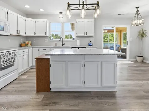 7322 Fields Drive Indianapolis IN 46239