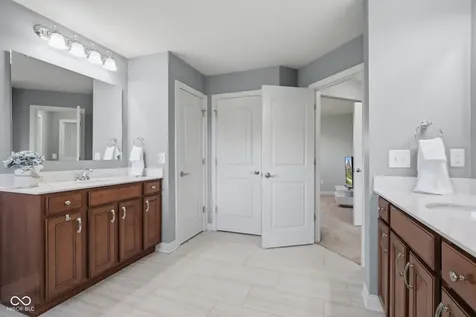3796 Conifer Drive Zionsville IN 46077