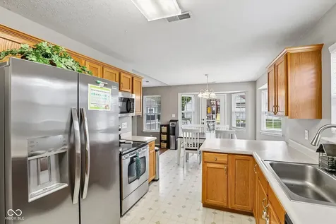 642 Crossfield Drive Indianapolis IN 46239