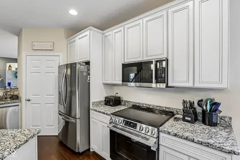 2059 Riverstone Court Avon IN 46123