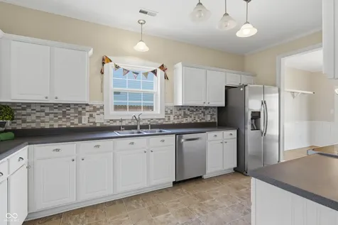 19459 Silver Spring Noblesville IN 46062