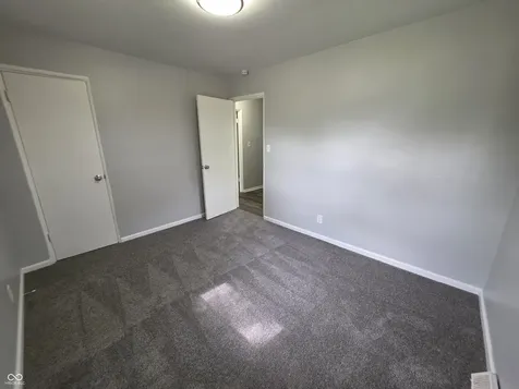 5820 E 40th Street Indianapolis IN 46226