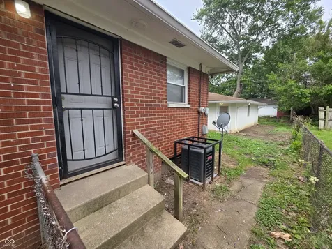 5820 E 40th Street Indianapolis IN 46226