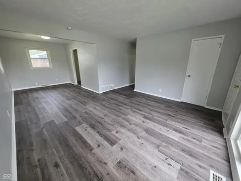 5820 E 40th Street Indianapolis IN 46226