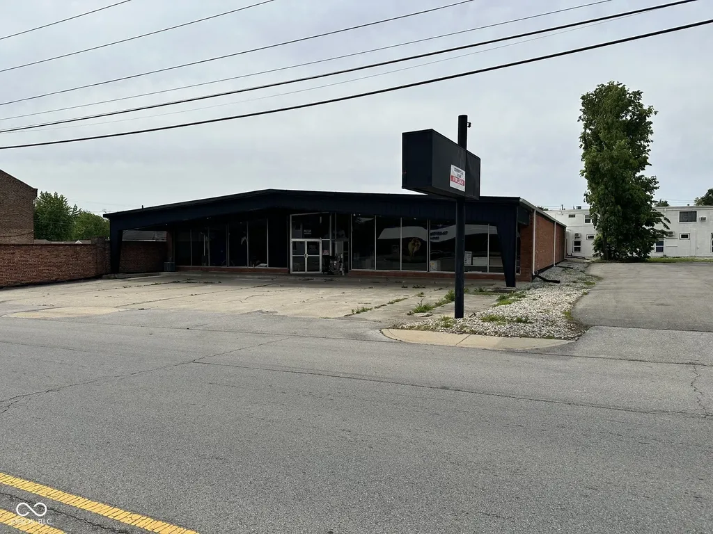 9 W Main Street Chesterfield IN 46017