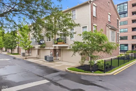 240 N New Jersey Street Indianapolis IN 46204