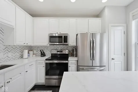 240 N New Jersey Street Indianapolis IN 46204