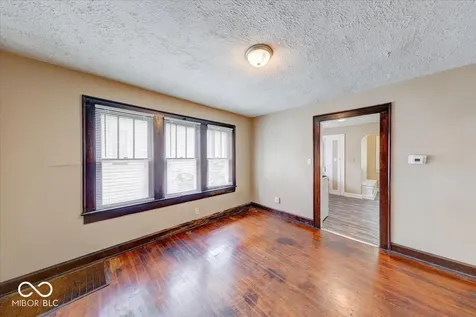 902 N Bosart Avenue Indianapolis IN 46201