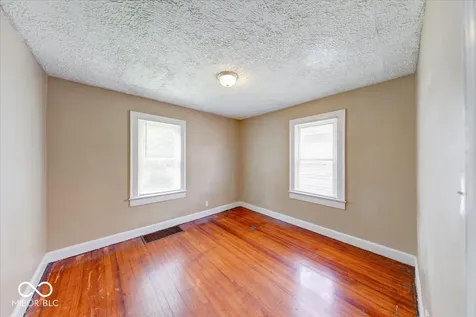 902 N Bosart Avenue Indianapolis IN 46201