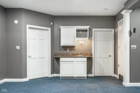 7821 Timber Run Court Indianapolis IN 46256